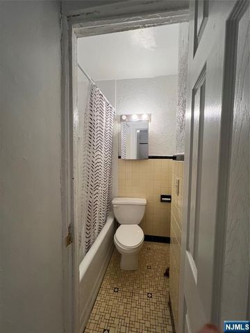 159 Westminster Place 2, Lodi, NJ 07644