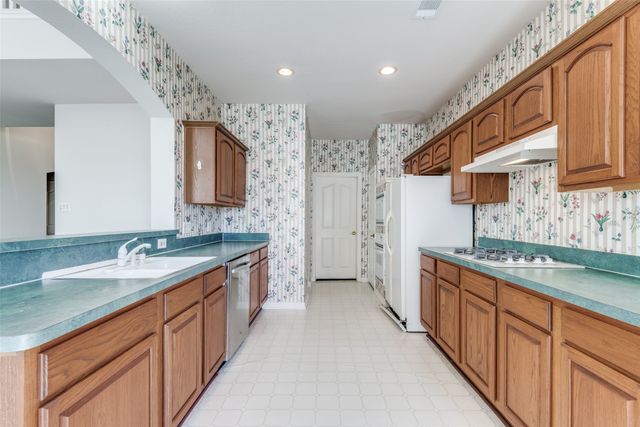 4110 Watersedge Court, Rowlett, TX 75088