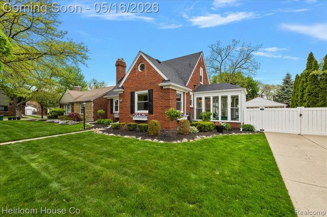 23140 Sheridan Street, Dearborn, MI 48128