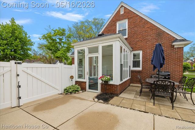 23140 Sheridan Street, Dearborn, MI 48128