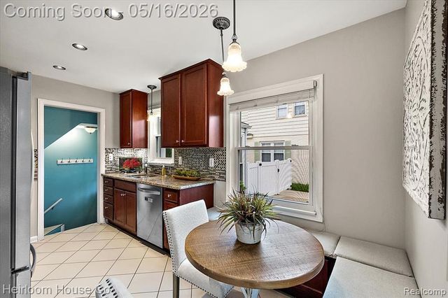 23140 Sheridan Street, Dearborn, MI 48128