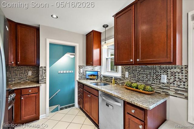 23140 Sheridan Street, Dearborn, MI 48128