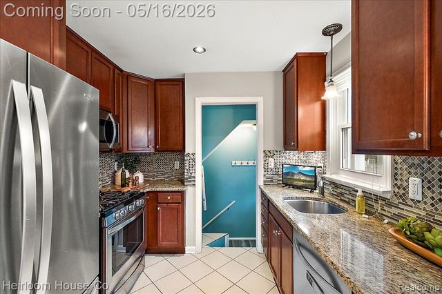 23140 Sheridan Street, Dearborn, MI 48128
