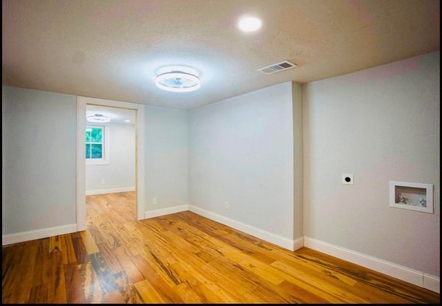 1574 Madrid Street, Dallas, TX 75216