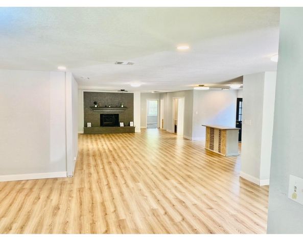 1574 Madrid Street, Dallas, TX 75216