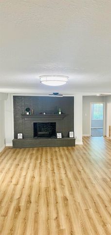 1574 Madrid Street, Dallas, TX 75216