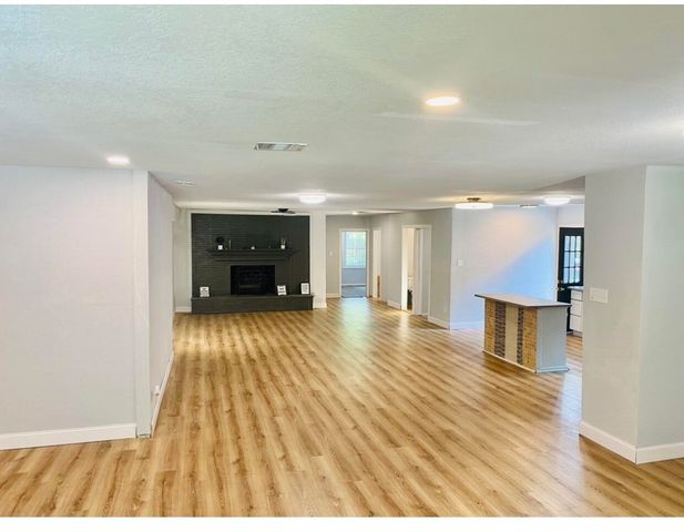 1574 Madrid Street, Dallas, TX 75216
