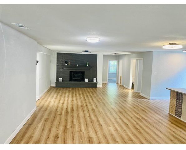 1574 Madrid Street, Dallas, TX 75216