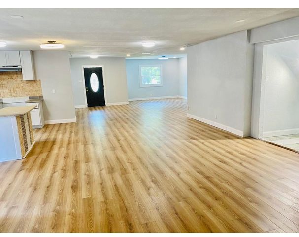 1574 Madrid Street, Dallas, TX 75216