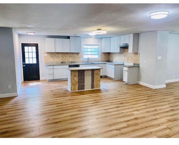 1574 Madrid Street, Dallas, TX 75216