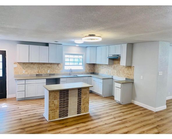 1574 Madrid Street, Dallas, TX 75216