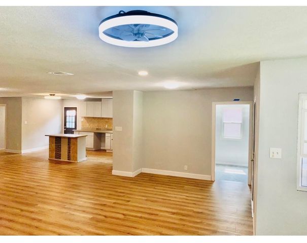 1574 Madrid Street, Dallas, TX 75216