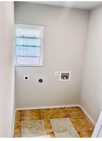 1574 Madrid Street, Dallas, TX 75216