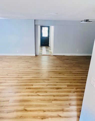 1574 Madrid Street, Dallas, TX 75216