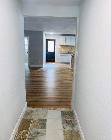1574 Madrid Street, Dallas, TX 75216