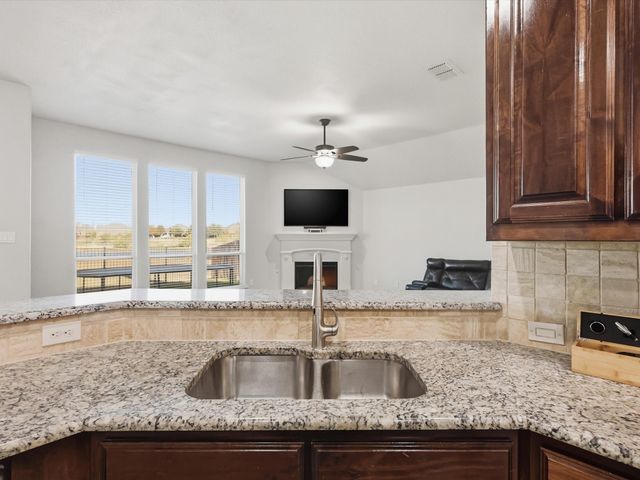 2313 Frosted Willow Lane, Fort Worth, TX 76177