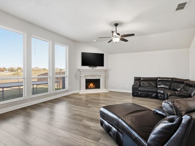 2313 Frosted Willow Lane, Fort Worth, TX 76177