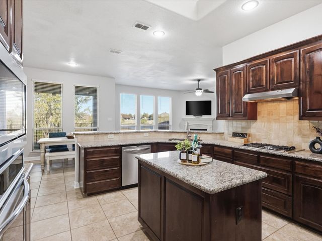 2313 Frosted Willow Lane, Fort Worth, TX 76177