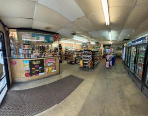 1186 NW 103rd St, Miami, FL 33150
