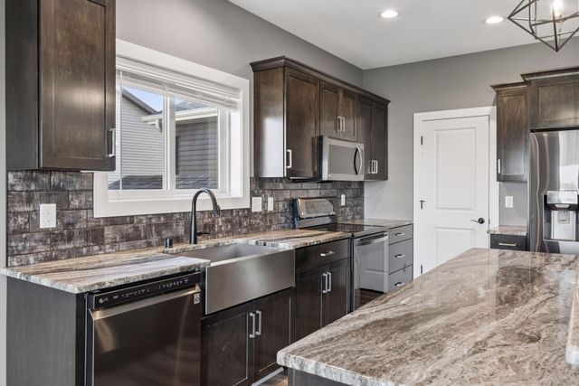 855 Towne Drive NE, Byron, MN 55920