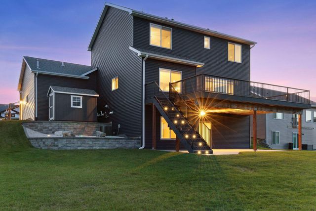 855 Towne Drive NE, Byron, MN 55920