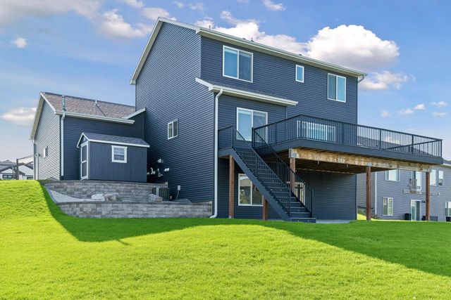 855 Towne Drive NE, Byron, MN 55920