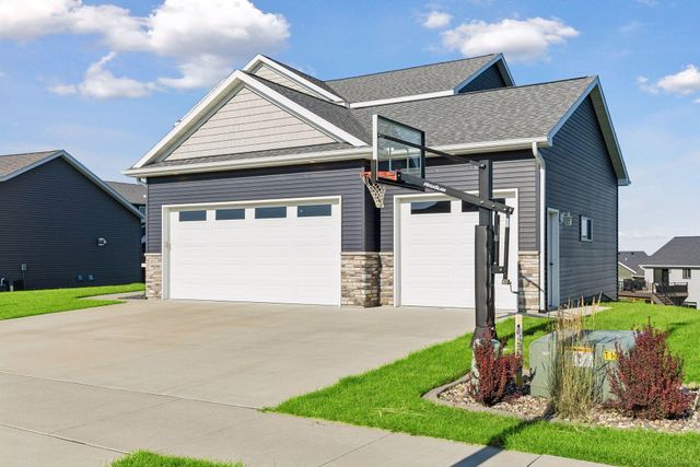 855 Towne Drive NE, Byron, MN 55920