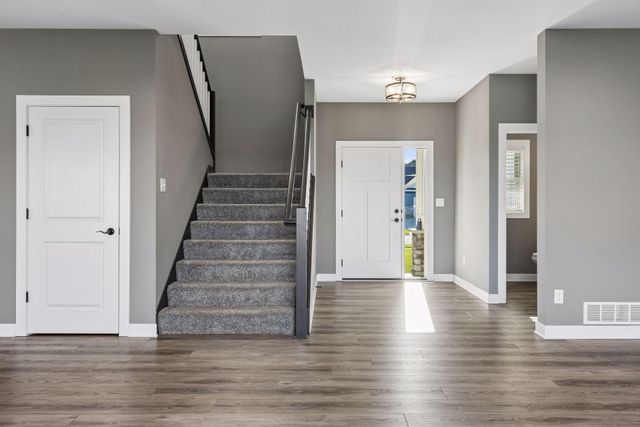 855 Towne Drive NE, Byron, MN 55920