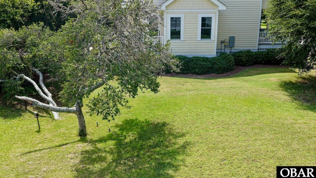 Image 11 of property listing at 330 Fernando Street, Manteo, NC 27954