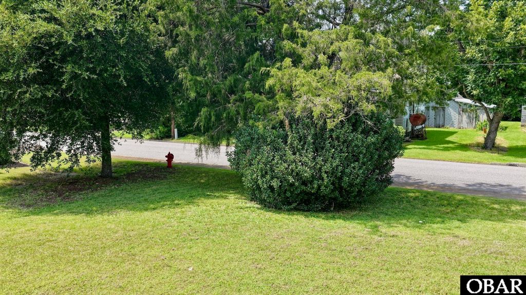 Image 12 of property listing at 330 Fernando Street, Manteo, NC 27954