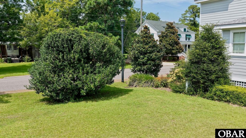 Image 13 of property listing at 330 Fernando Street, Manteo, NC 27954