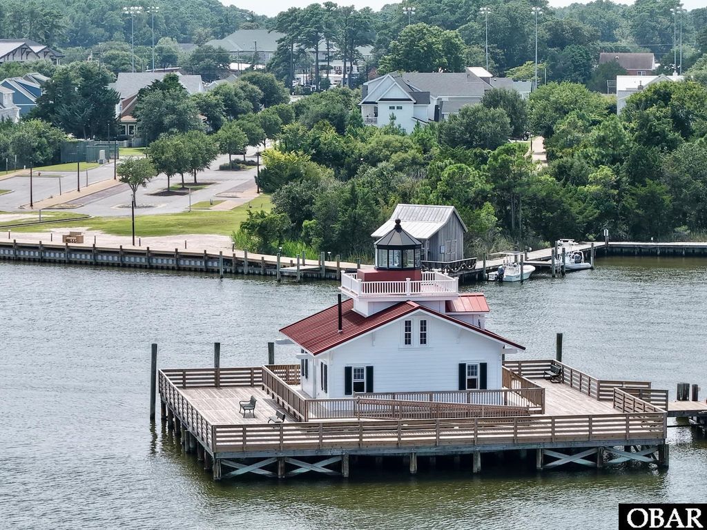 Image 19 of property listing at 330 Fernando Street, Manteo, NC 27954