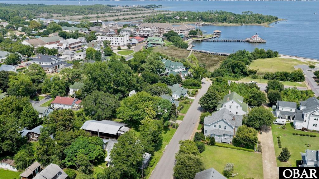 Image 20 of property listing at 330 Fernando Street, Manteo, NC 27954