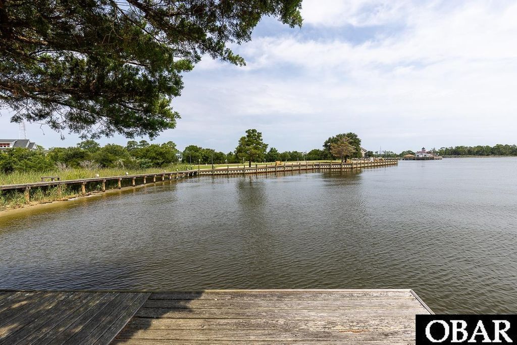 Image 25 of property listing at 330 Fernando Street, Manteo, NC 27954