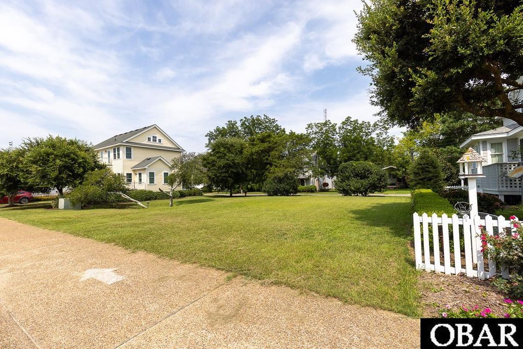 Image 26 of property listing at 330 Fernando Street, Manteo, NC 27954