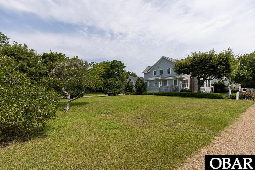Image 27 of property listing at 330 Fernando Street, Manteo, NC 27954