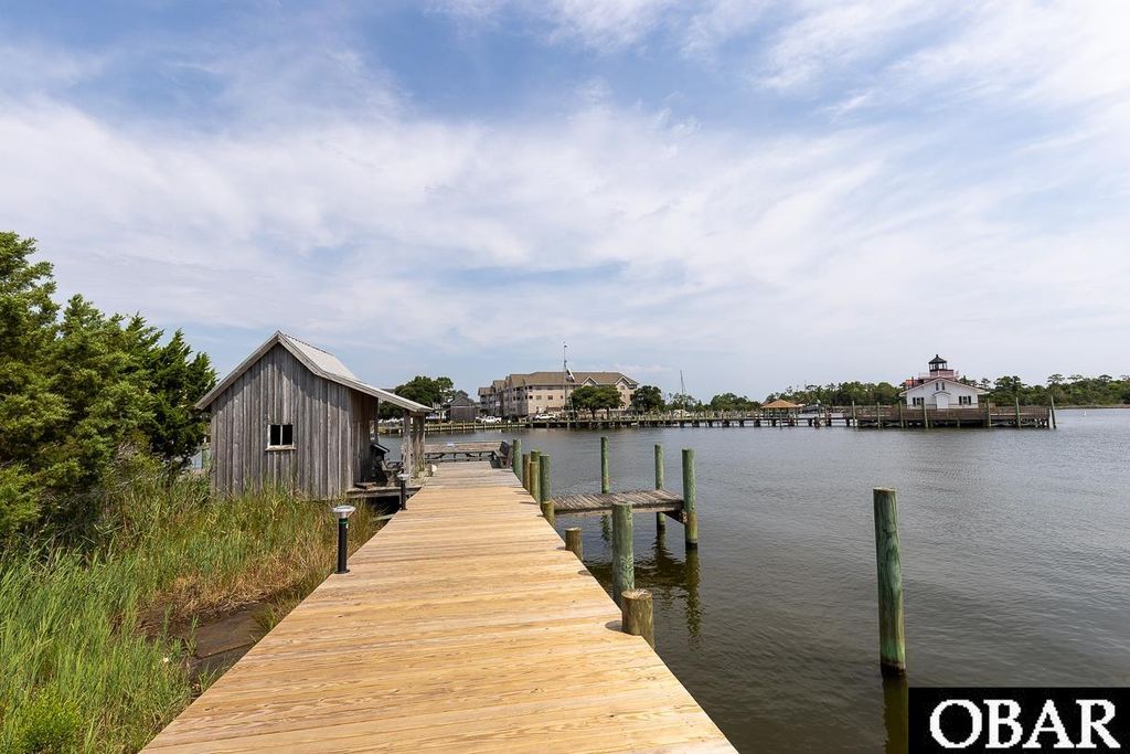 Image 33 of property listing at 330 Fernando Street, Manteo, NC 27954