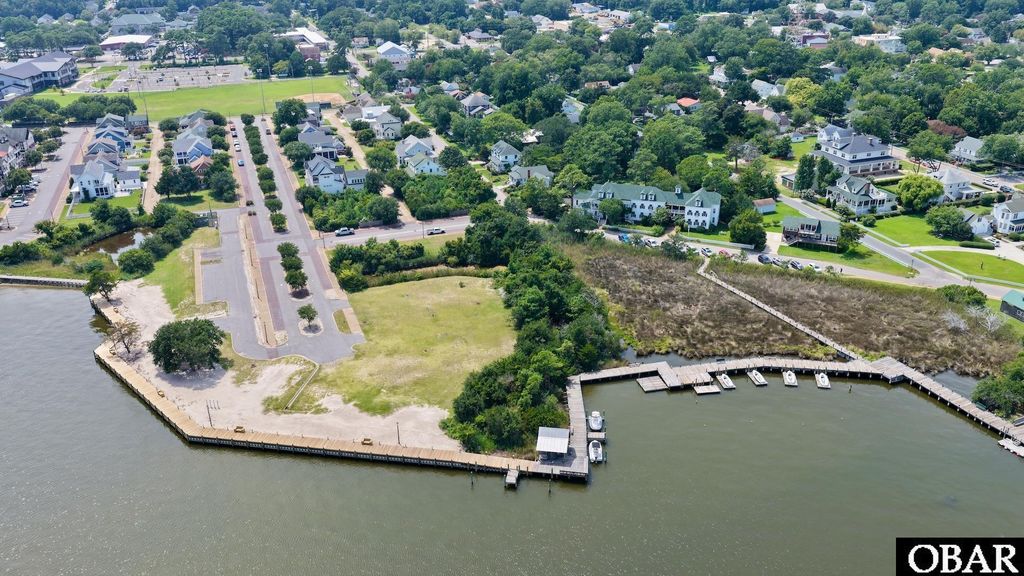 Image 39 of property listing at 330 Fernando Street, Manteo, NC 27954