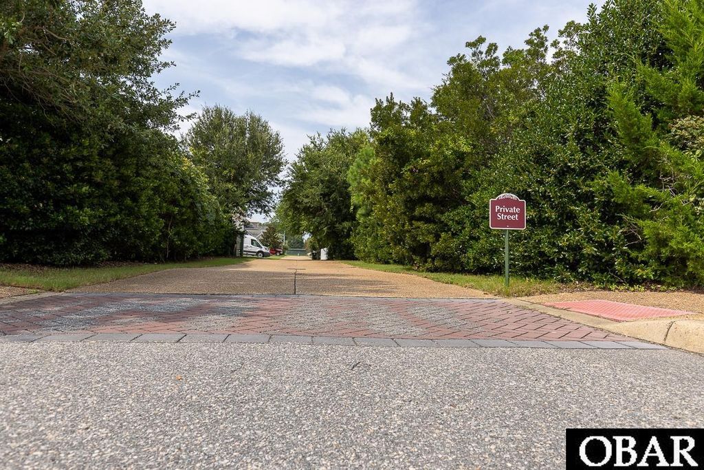 Image 6 of property listing at 330 Fernando Street, Manteo, NC 27954