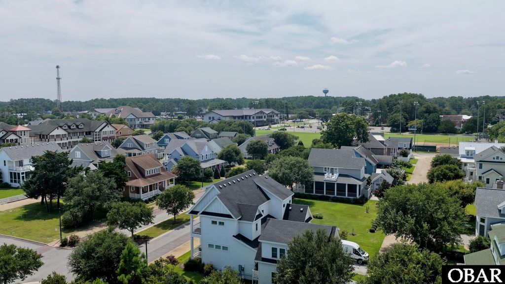 Image 8 of property listing at 330 Fernando Street, Manteo, NC 27954