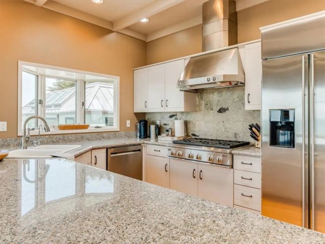 2585 Sherwood Drive, Cambria, CA 93428