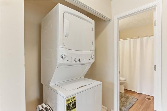 345 Red Oak SW Run, Marietta, GA 30008