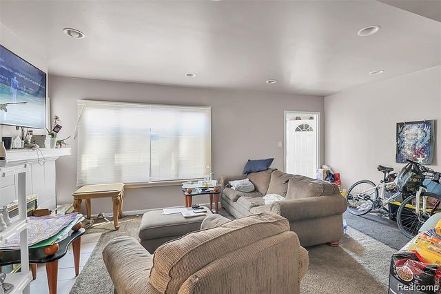 9547 Abington Avenue, Detroit, MI 48227