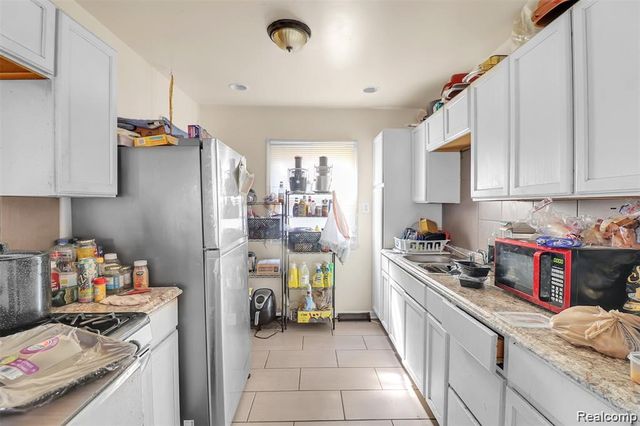 9547 Abington Avenue, Detroit, MI 48227