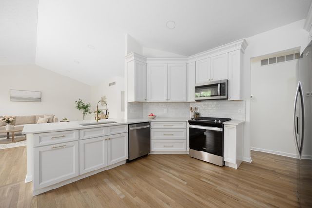 6177 Woodsview Way, Hilliard, OH 43026