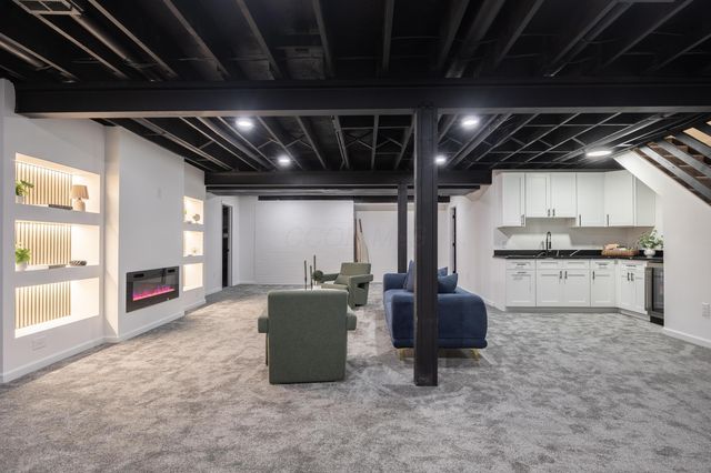 6177 Woodsview Way, Hilliard, OH 43026