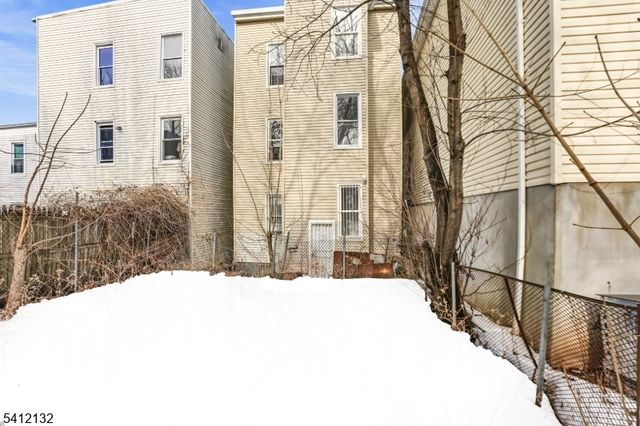 15 20Th Ave, Irvington Twp., NJ 07111