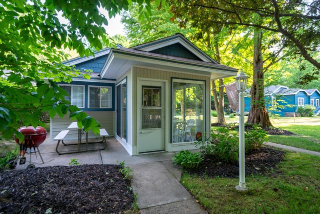 140 Webster Avenue, South Haven, MI 49090