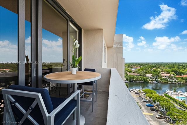 90 Edgewater Dr PH11, Coral Gables, FL 33133