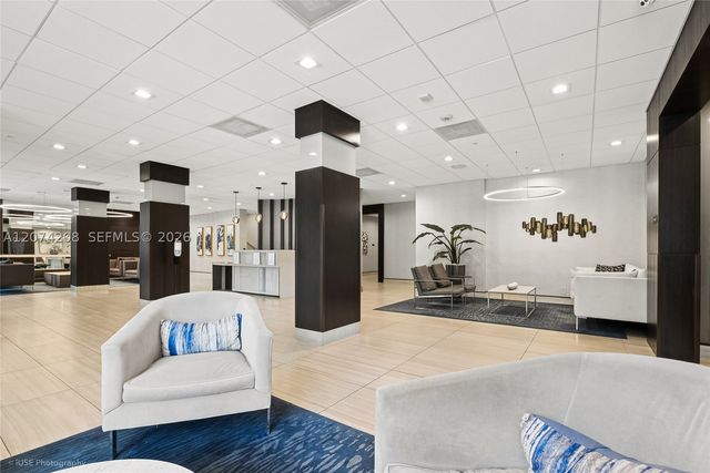 90 Edgewater Dr PH11, Coral Gables, FL 33133